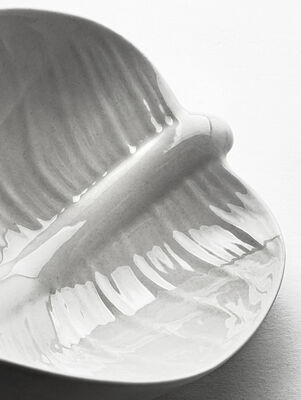 BOWL DE PORCELANA HOJA 21X14 CM - Second Image
