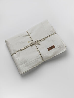 MANTEL SNOW OFF WHITE 150 X 270