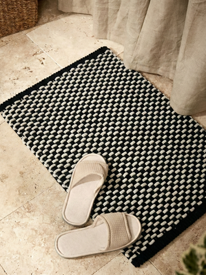 ALFOMBRA DE BA&Ntilde;O PAXTON NEGRO-BEIGE 70 X 50