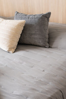 ALMOHADON VELLU CANELON GRIS 35 X 45 - Second Image