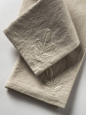 SET 6 SERVILLETAS TUSSOR NATURAL HOJAS 40 X 40 - Second Image