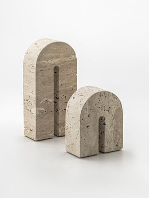 SUJETA LIBROS BARNET TRAVERTINE