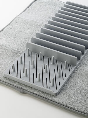 2 EN 1 - PAÑO MICROFIBRA 50 X 45 CMS C/ SECAPLATOS HOME GRIS