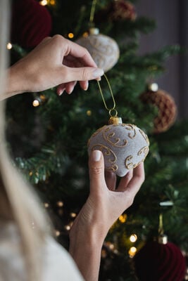 GLASS ONION ORNAMENT VISON