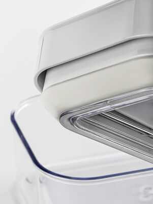 FRASCO HERMETICO RECTANGULAR FLIPLOCK 700ML - Second Image