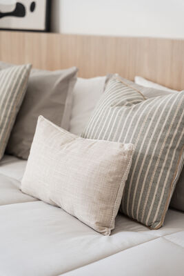 ALMOHADON HELENA BEIGE 50 X 30 - Second Image