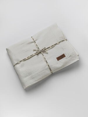 MANTEL SNOW OFF WHITE 150 X 270