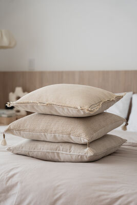 ALMOHADON HELENA BEIGE 50 X 50 - Second Image