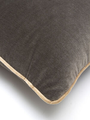 ALMOHADON VERSALLES GRIS CON VIVO 50X50 - Second Image