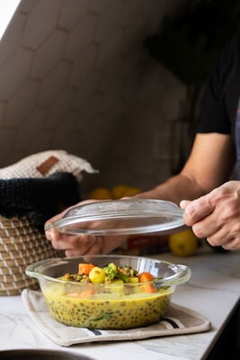 FUENTE DE HORNO GLASS CON TAPA 23 CM - Second Image