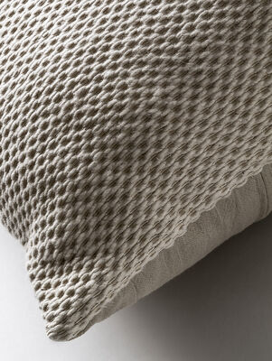 ALMOHADON ALMENDRA CRUDO 58 X 58 - Second Image