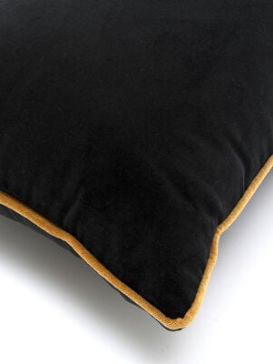 ALMOHADON VERSALLES NEGRO CON VIVO 50X50 - Second Image