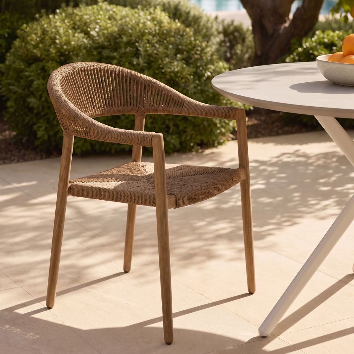 SILLA CON APOYA BRAZOS SYLAN NATURAL