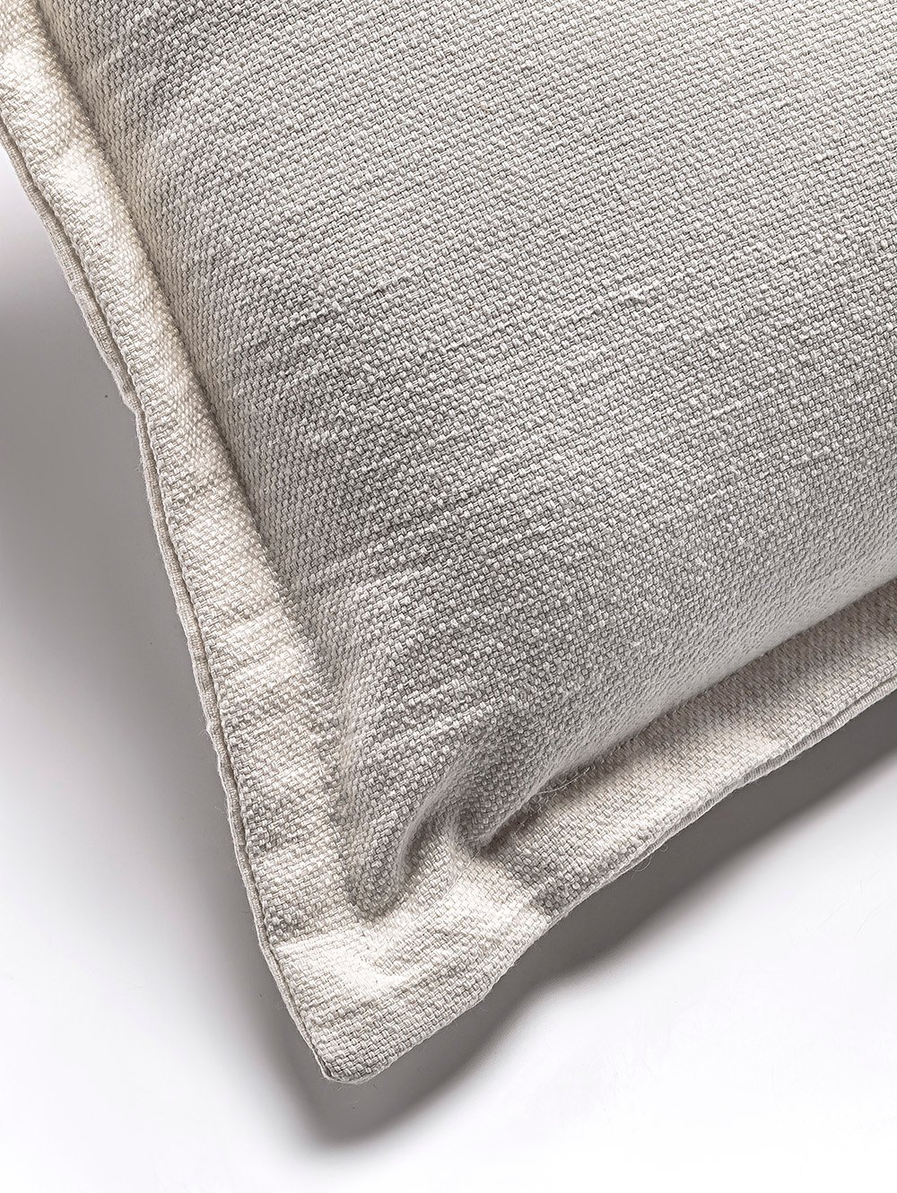 almohadon para cama-ALMOHADON VERONA 50X30 OFF WHITE-FABRICA LANDMARK-3.jpg image number null