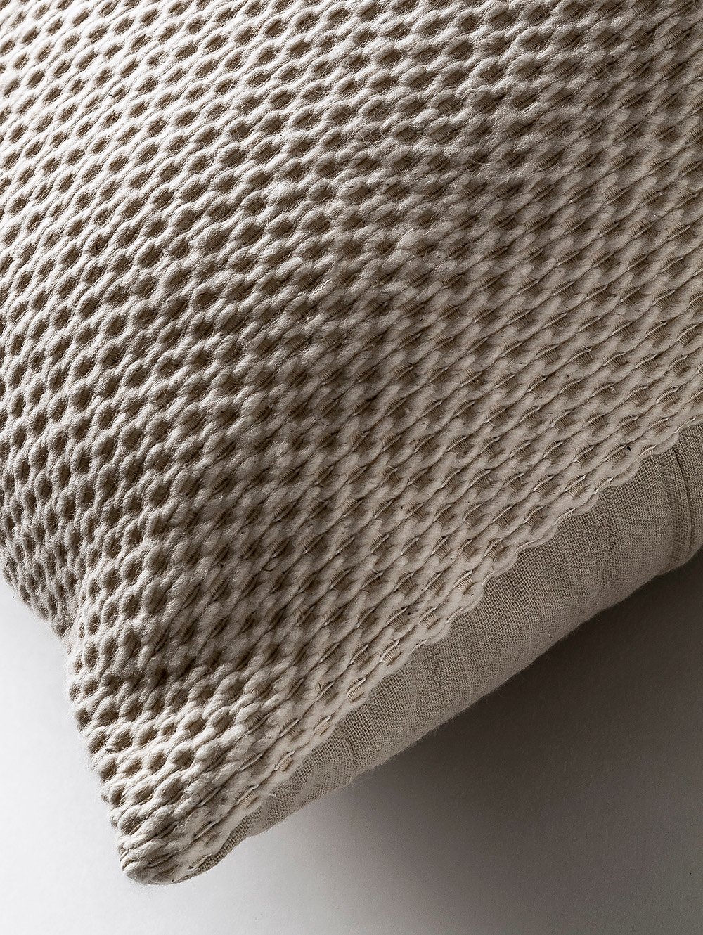 Almohadon crudo-ALMOHADON ALMENDRA CRUDO 58 X 58-DATEX-1.jpg image number null