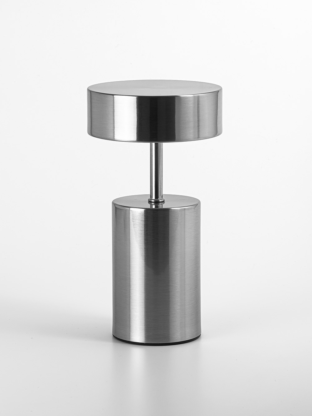 LAMPARA LED RECARGABLE WAYNE SILVER image number null