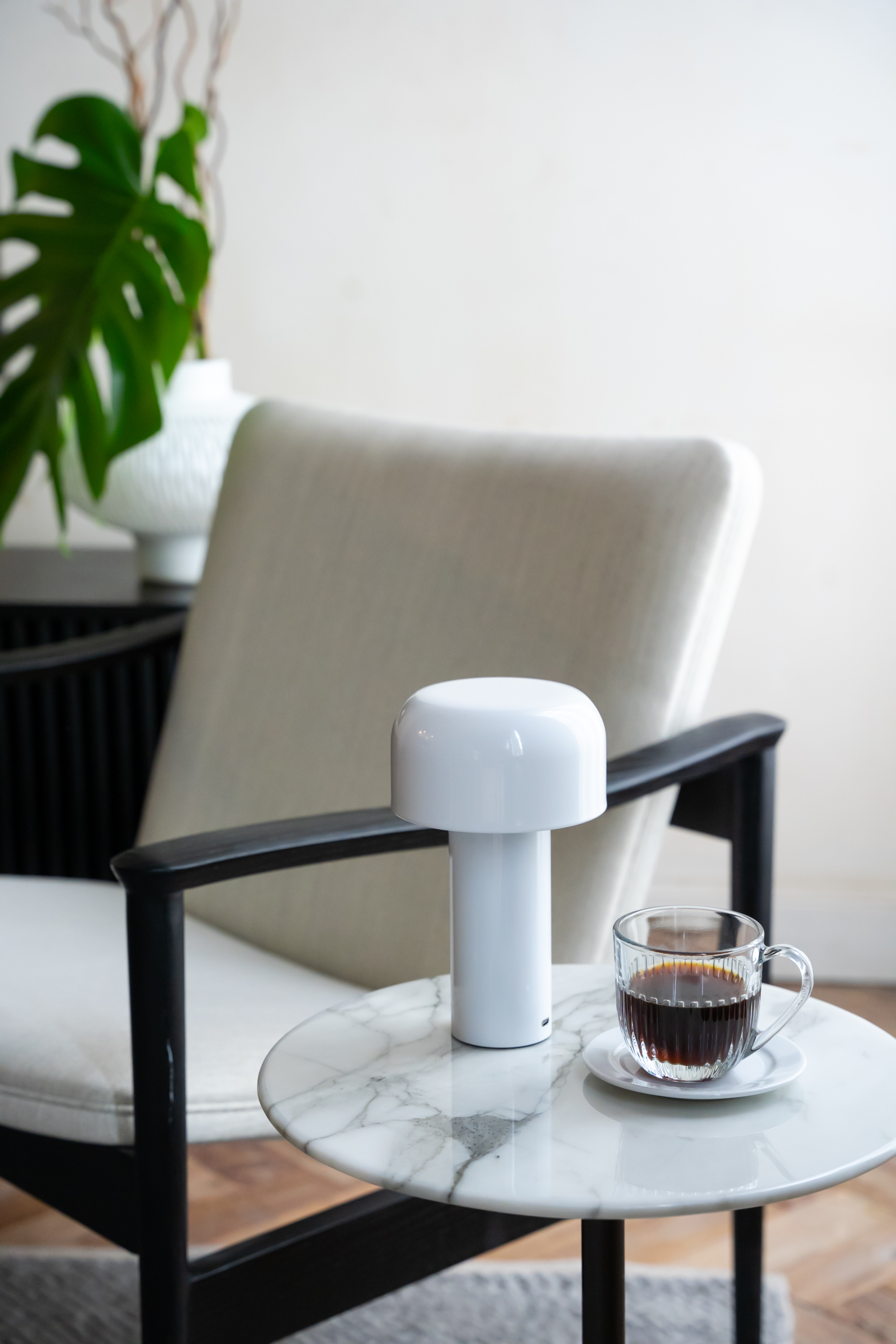 LAMPARA LED RECARGABLE YORK WHITE WES0004-1.jpg image number null