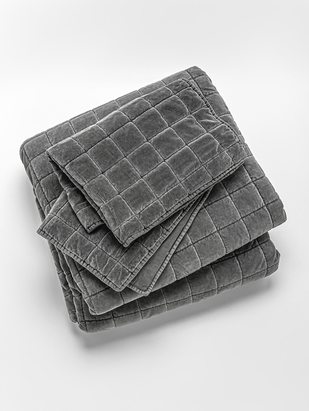 acolchado-queen-gris-ACOLCHADO-MADISON-QUEEN-DARK-GREY-HONOR-2.jpg image number null