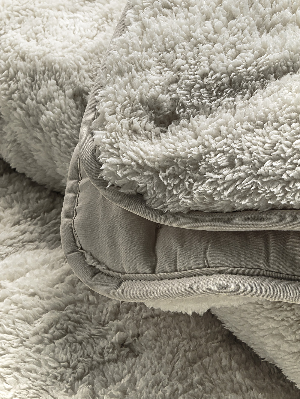acolchado-super-king-ACOLCHADO-EMILY-SUPER-KING-OFF-WHITE-HONOR-4.jpg image number null