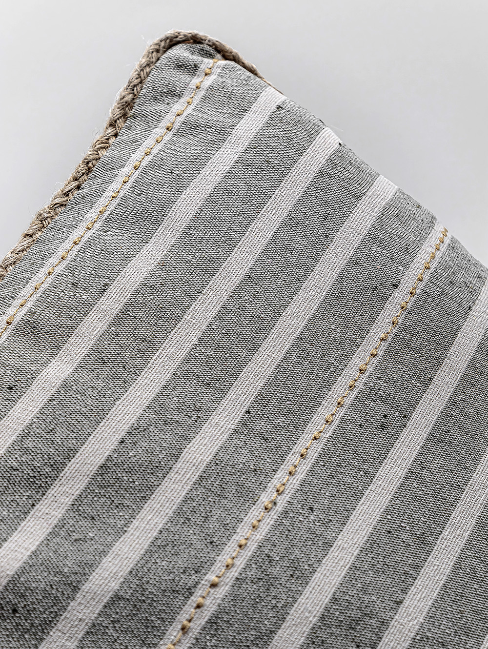 ALMOHADON HELENA GREEN 50 X 50 image number null