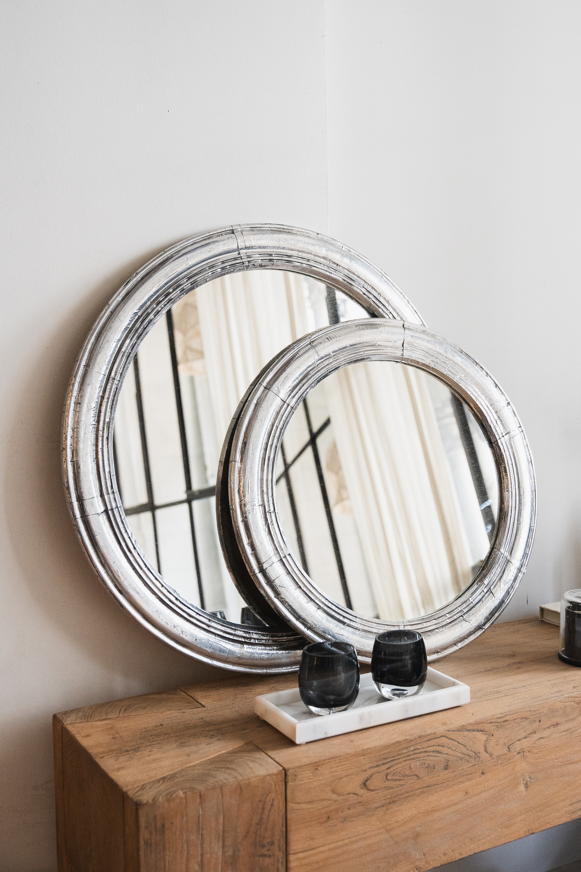 ESPEJO MOLIN SILVER +  VELA GRETA SANTAL BLACK +.jpg image number null