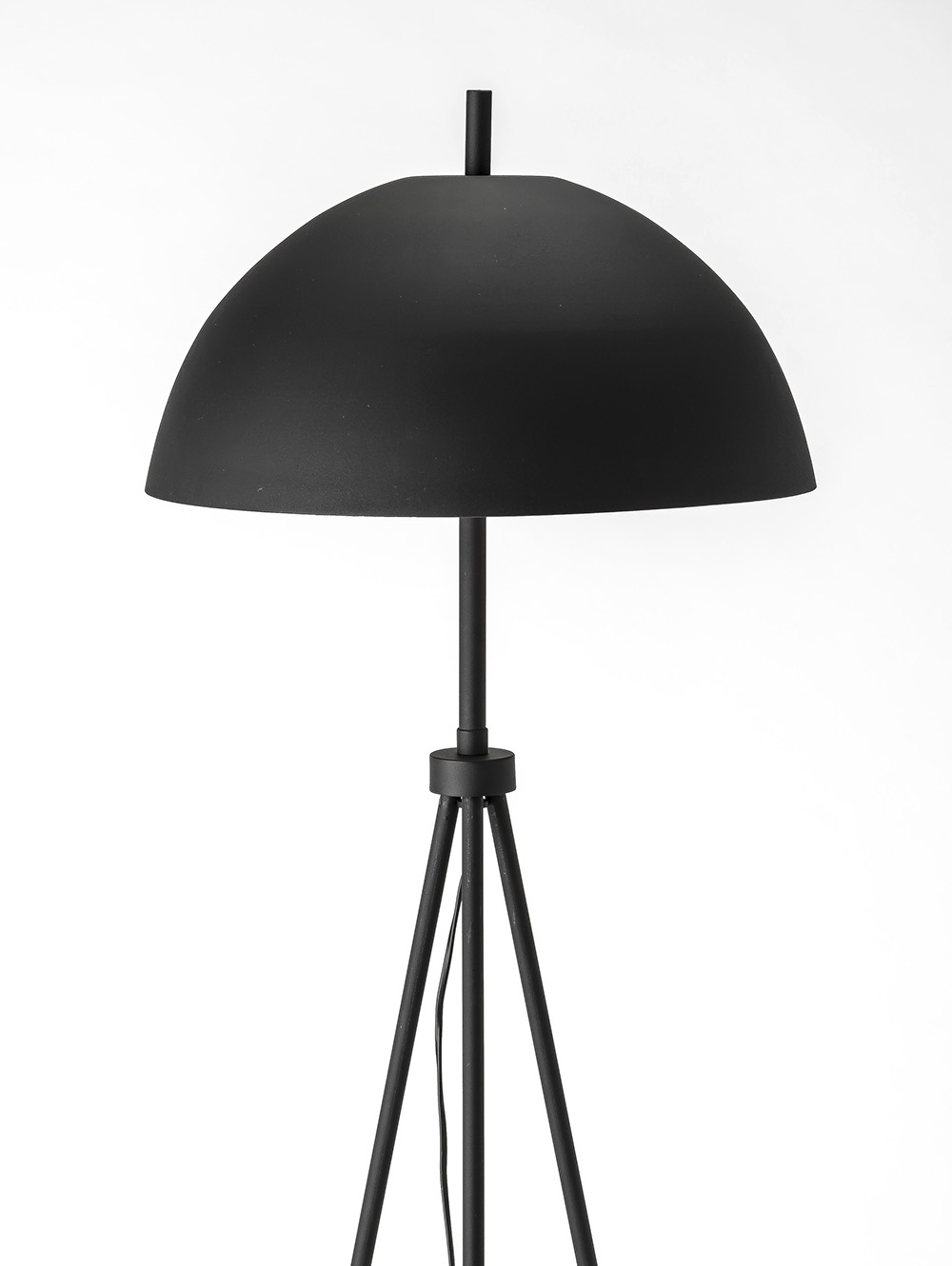 lampara de pie-LAMPARA DE PIE LERMA BLACK-LUNA PLENA-2.jpg image number null