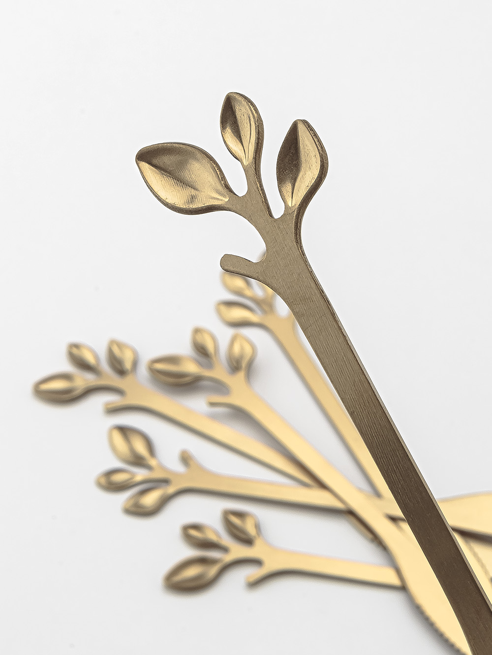 SET X6 CUCHILLOS DORADOS LEAF DISE&Ntilde;O HOJA EN CAJA image number null