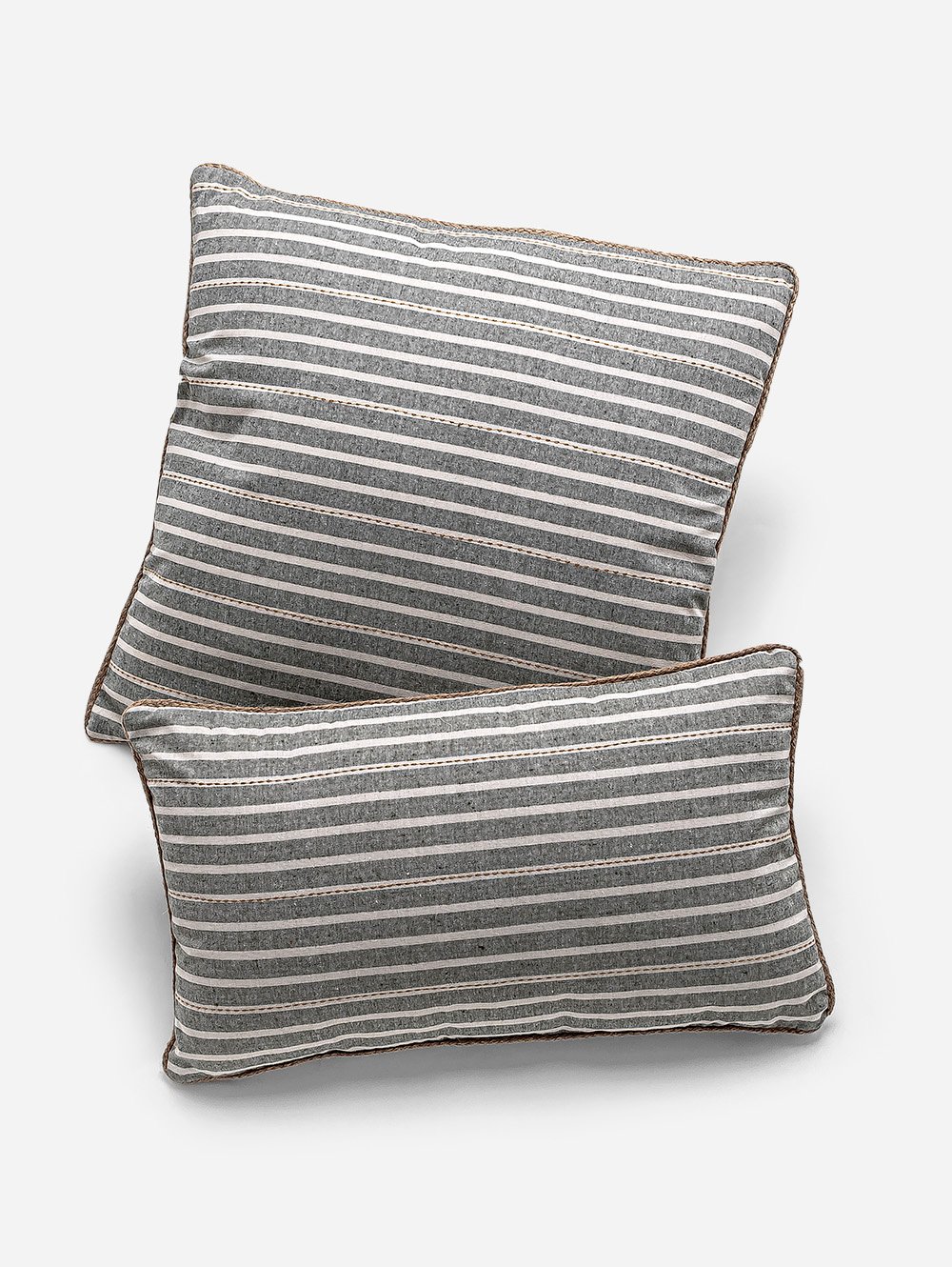 almohadones-para-sillones-ALMOHADON-HELENA-GREEN-50-X-30-HACHE-4.jpg image number null
