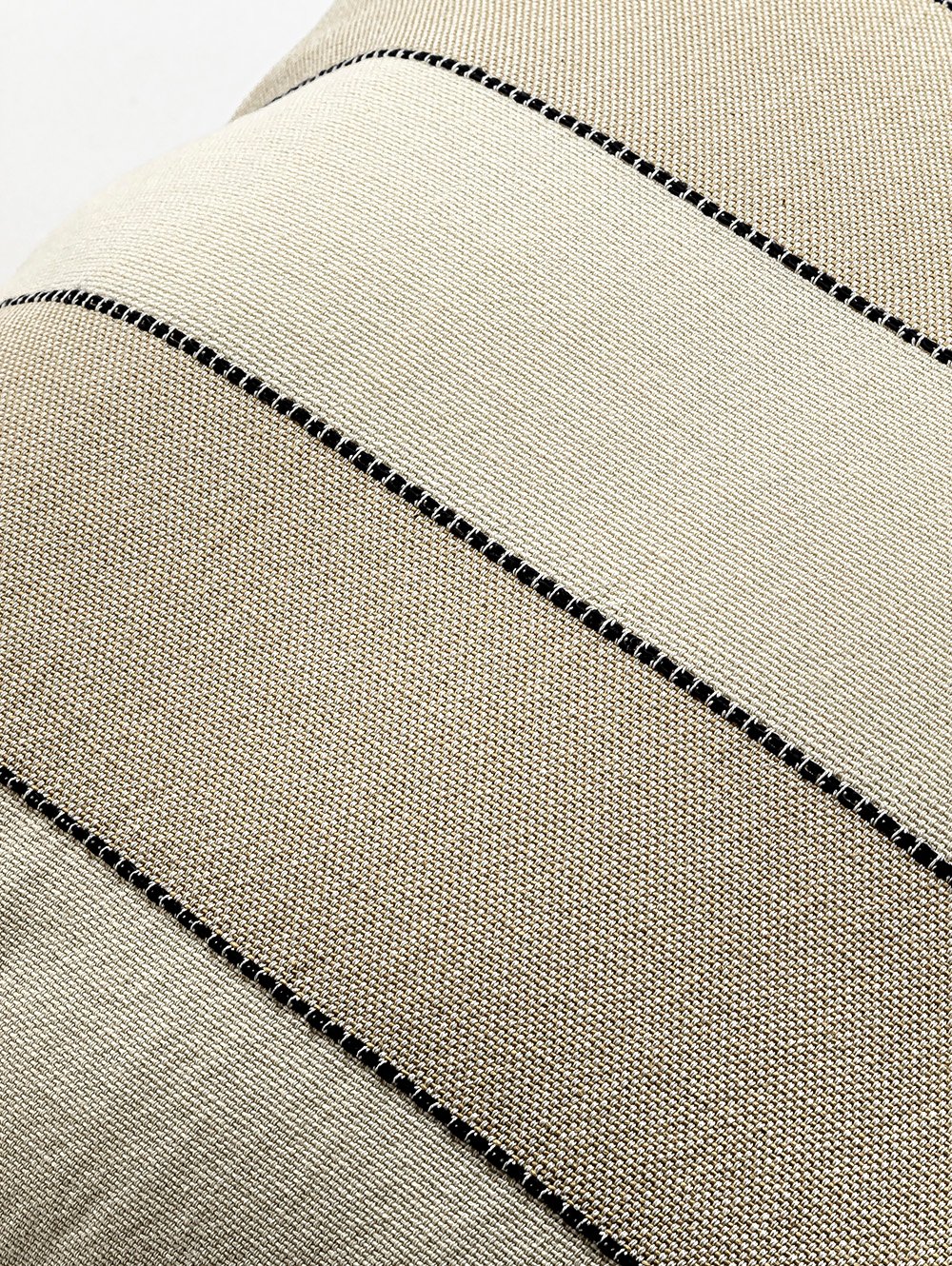 ALMOHADON 45 x 45 ESTE LINO image number null