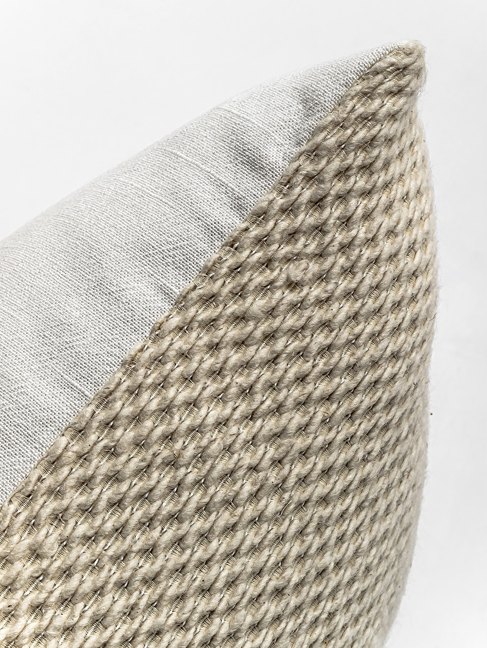 ALMOHADON ALMENDRA CRUDO RECTANGULAR 50X30 image number null