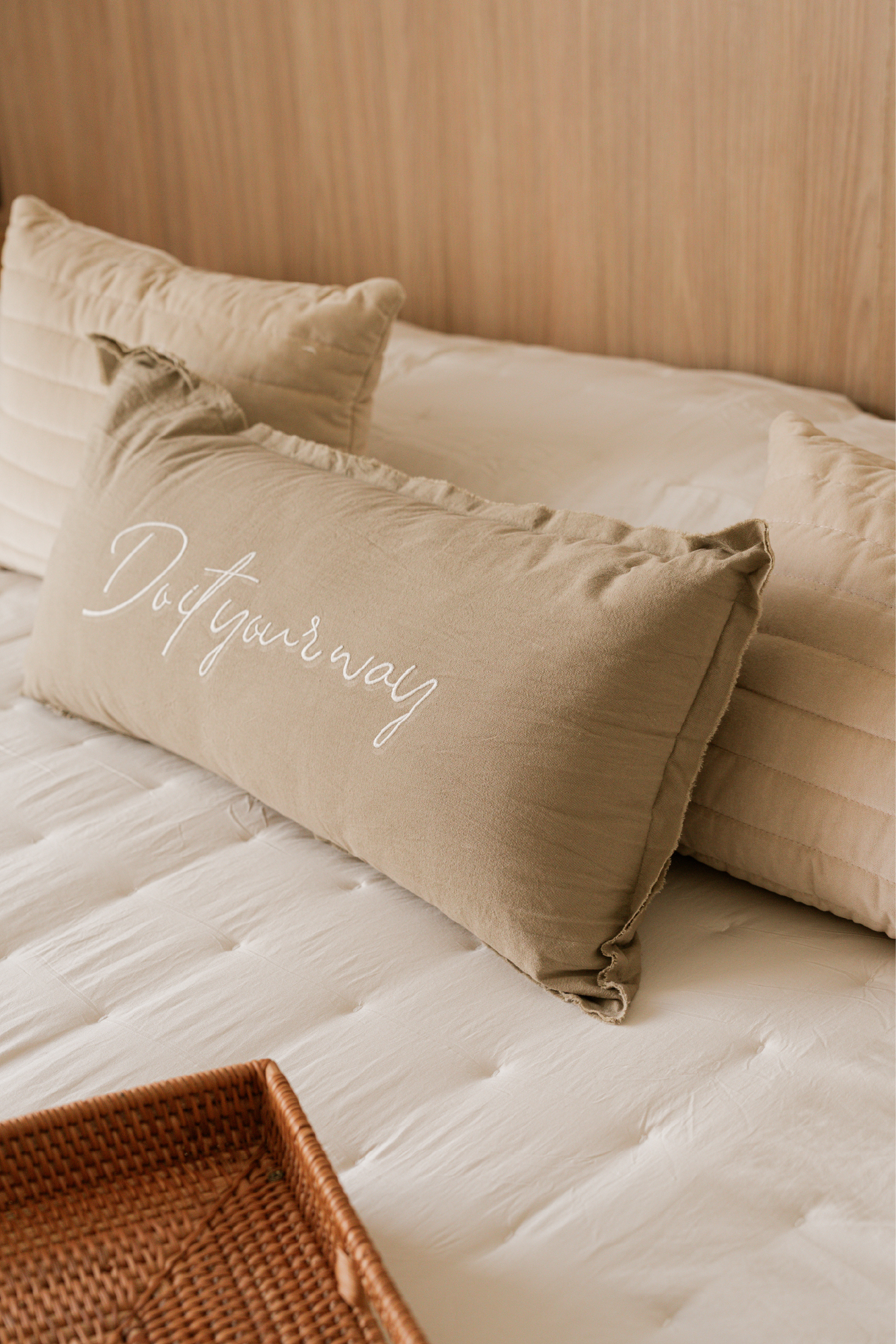 ALMOHADON DO IT VISON 35 X 70 BUB0015-1.jpg image number null