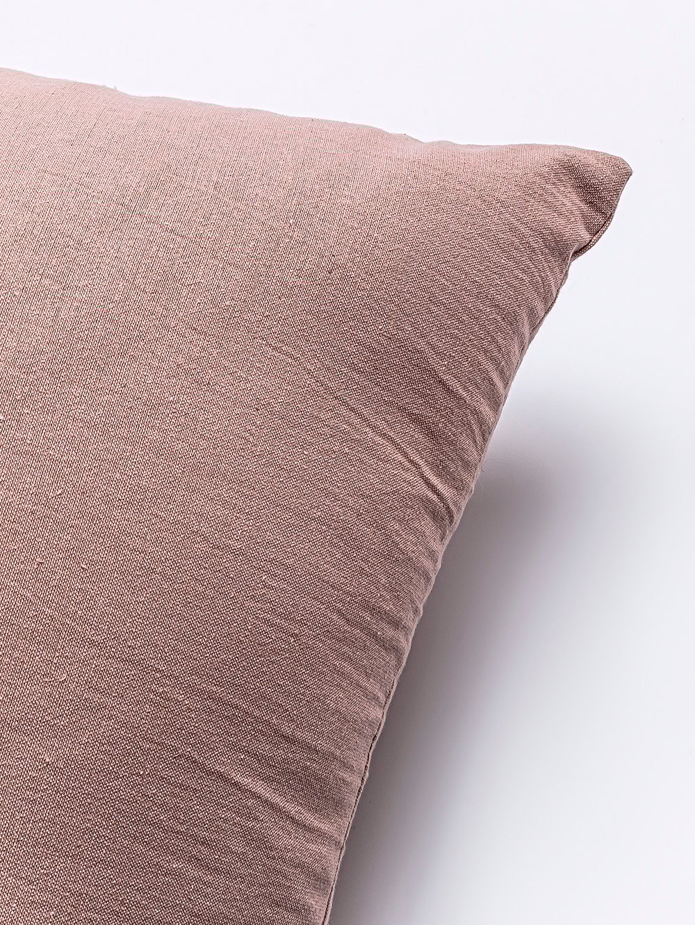 almohadon rosa-ALMOHADON BASIC TUSOR ROSA 45 X 45-FABRICA LANDMARK-1.jpg image number null