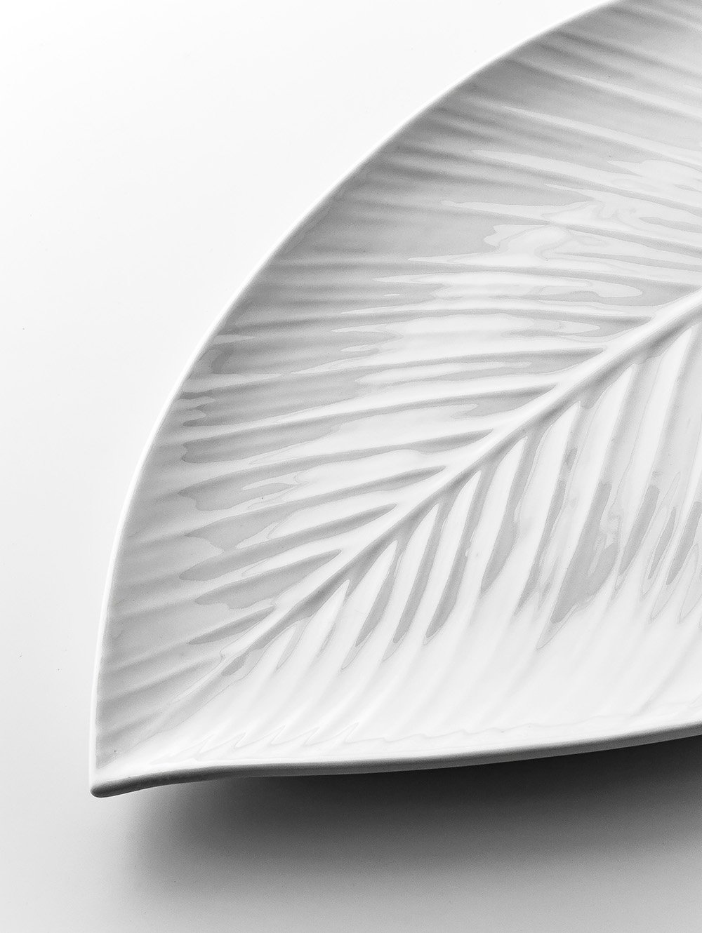 bandeja de porcelana-BANDEJA DE PORCELANA HOJA 30X21 CM-MISHKA-3.jpg image number null