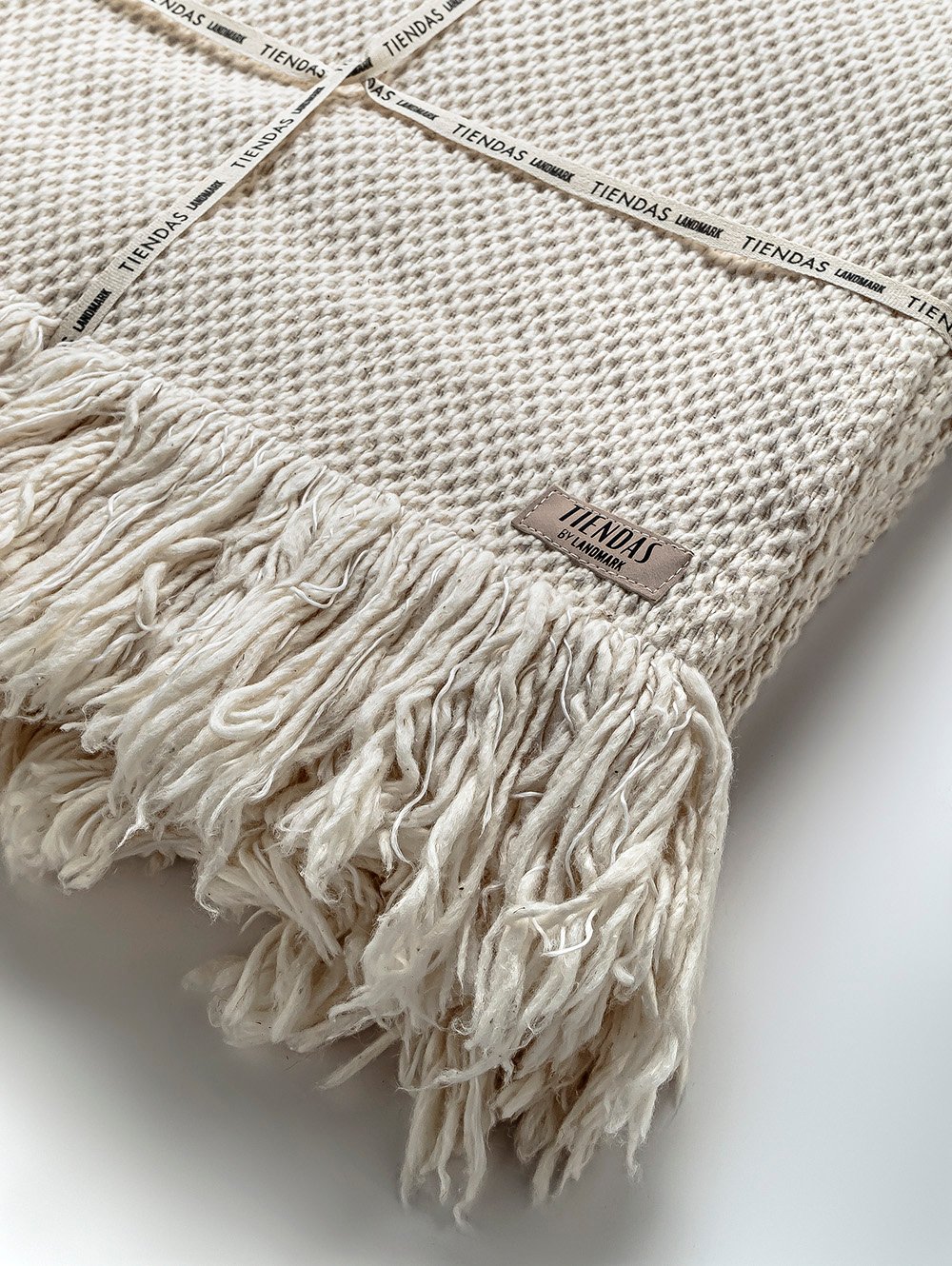 manta-para-cama-MANTA-ALMENDRA-CRUDO-140-X-180-DATEX-2.jpg image number null