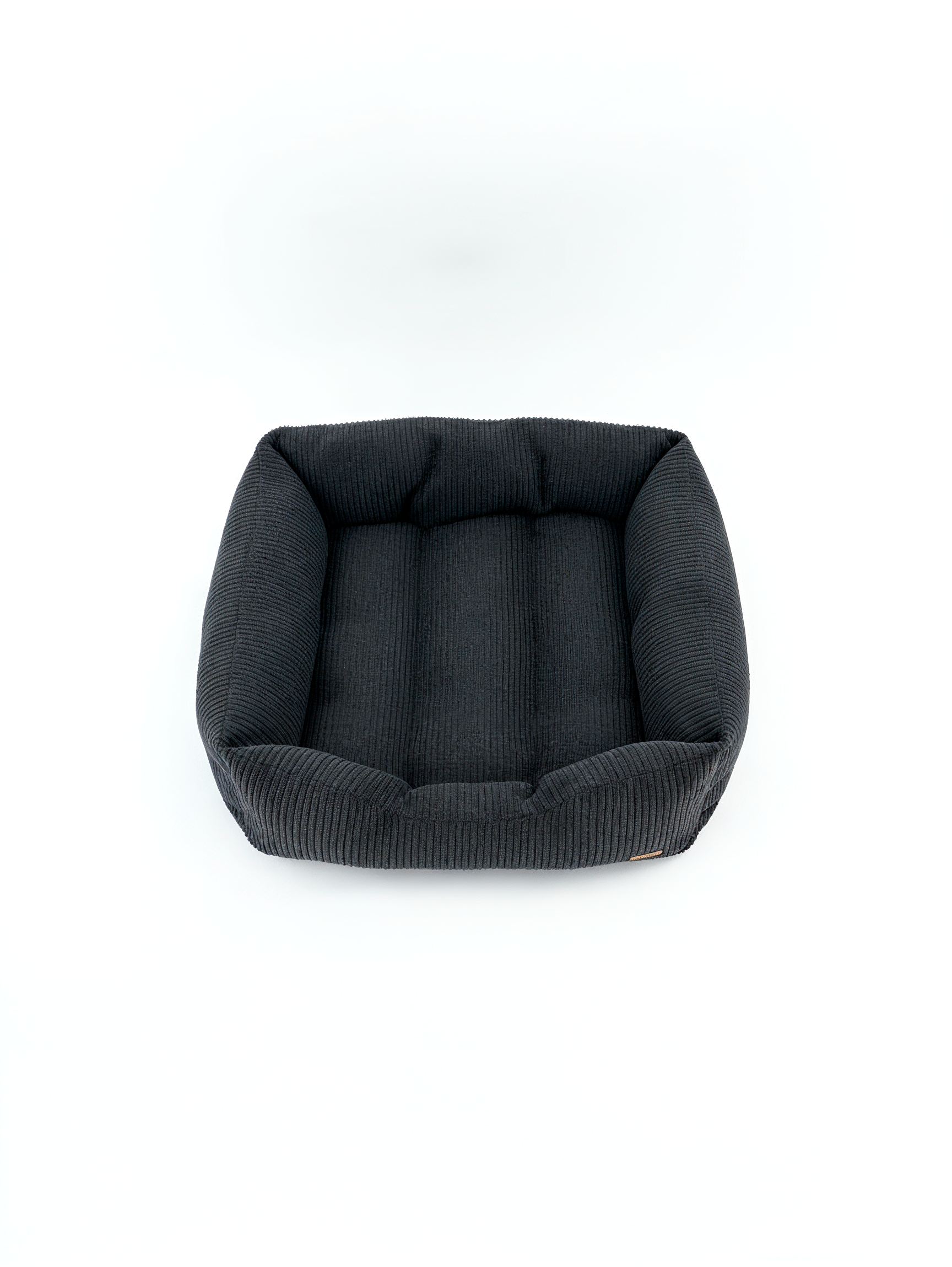 CAMA PARA MASCOTAS HYPER BLACK SMALL-FABRICA-3.png image number null