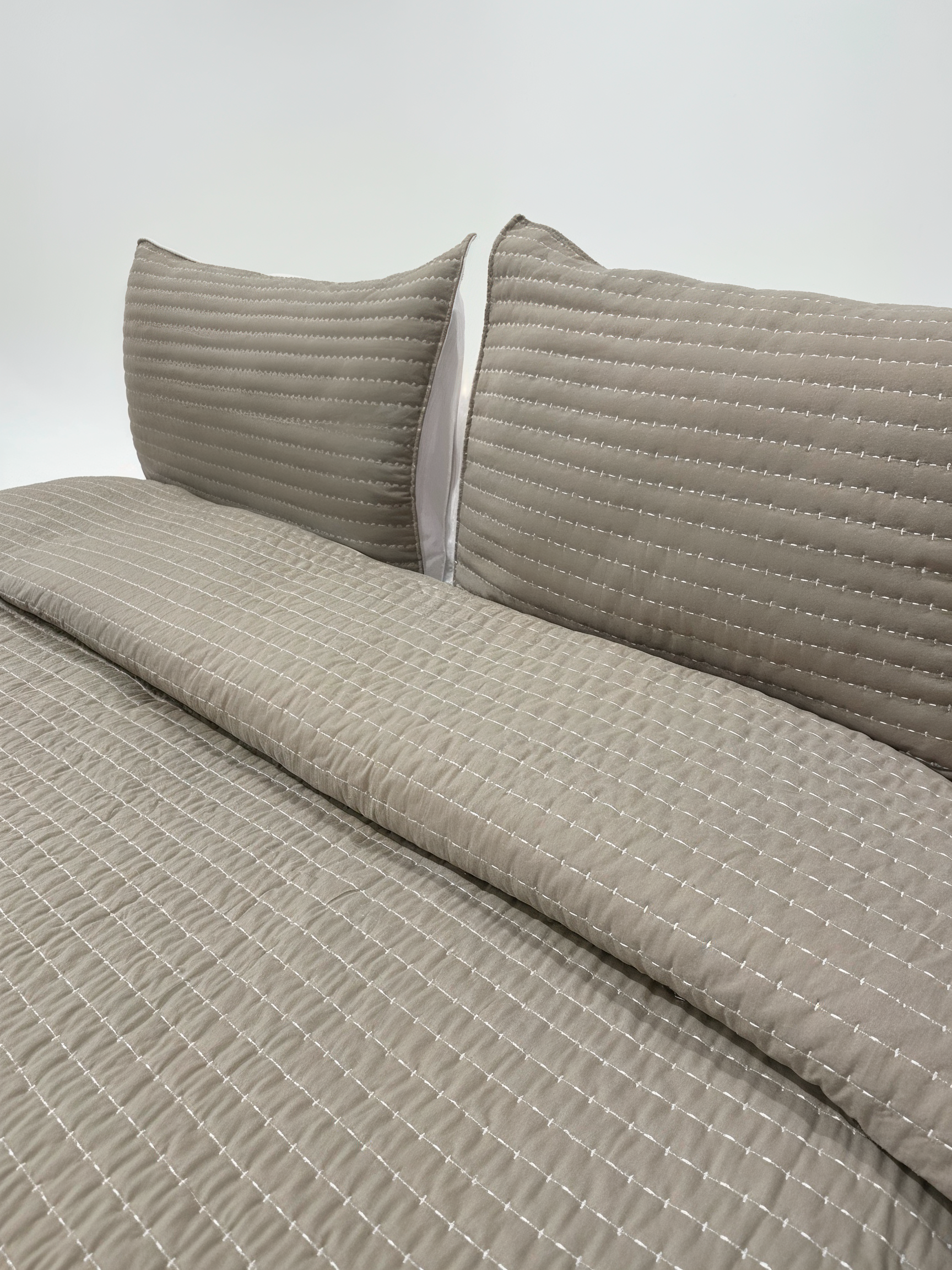 CUBRECAMA CLARISE BICOLOR SUPER KING TAUPE image number null