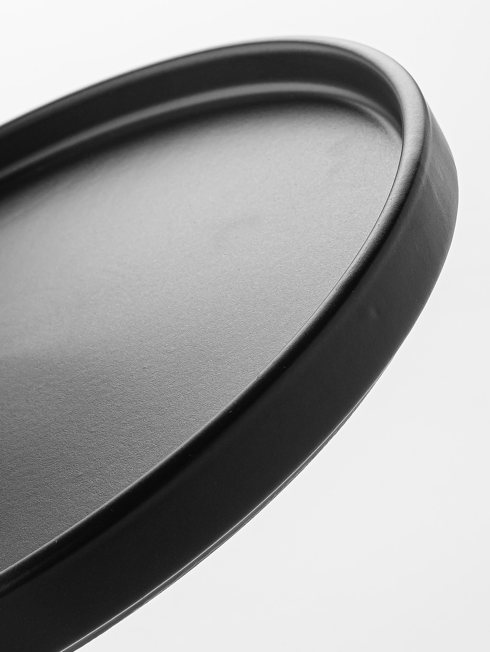 plato-ceramica-PLATO-DE-POSTRE-STACKABLE-NEGRO-KLER-4.jpg image number null