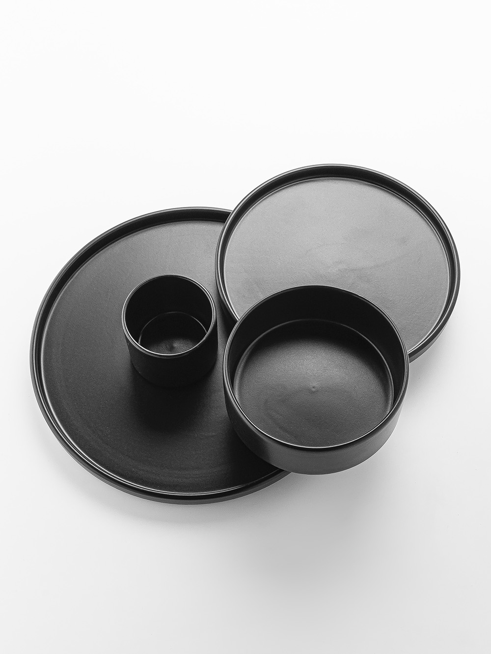 plato-ceramica-PLATO-PLAYO-STACKABLE-NEGRO-KLER-7.jpg image number null