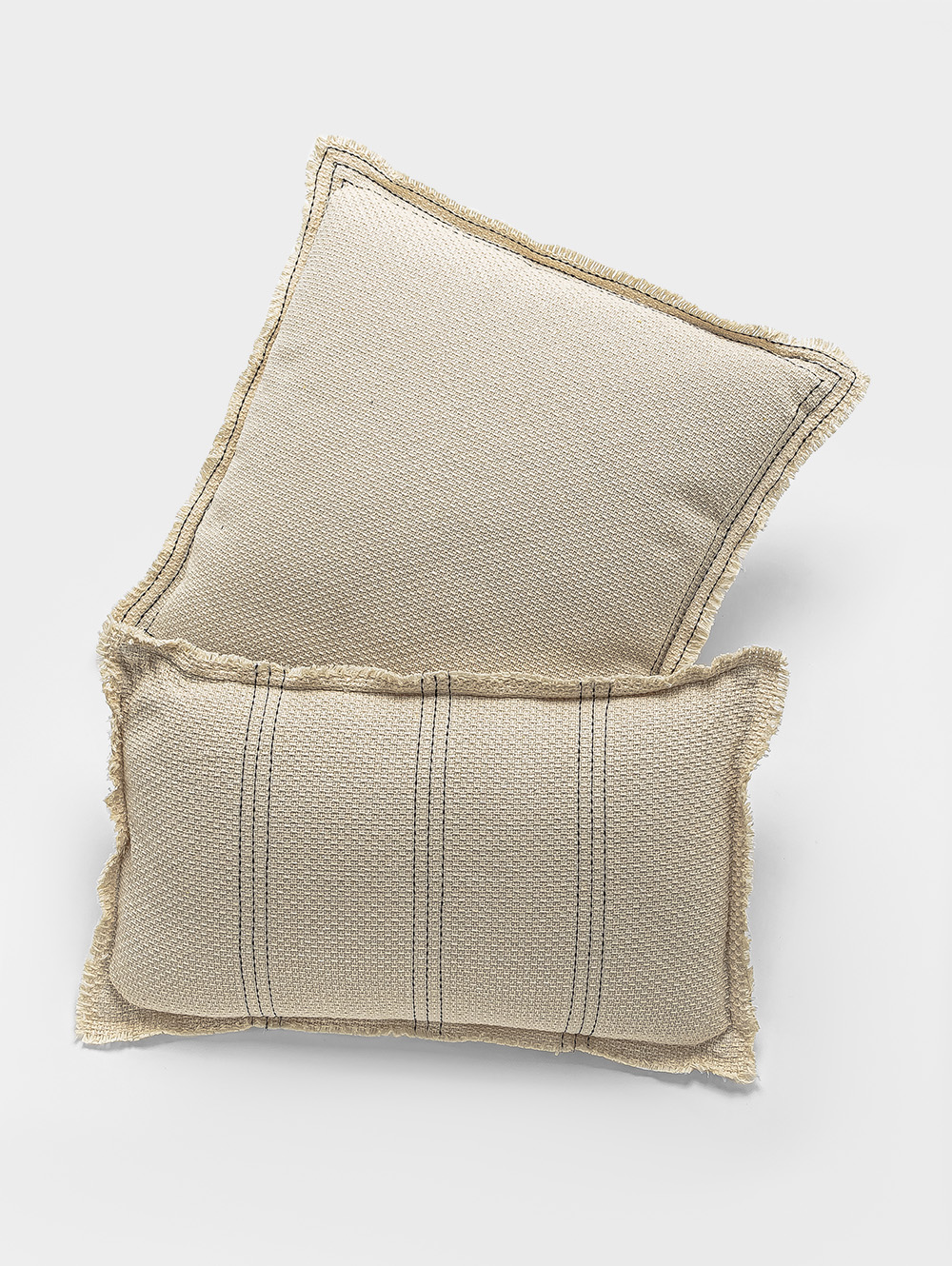 almohadones-para-sillones-ALMOHADON-SEVILLA-BEIGE-50-X-50-HACHE-6.jpg image number null