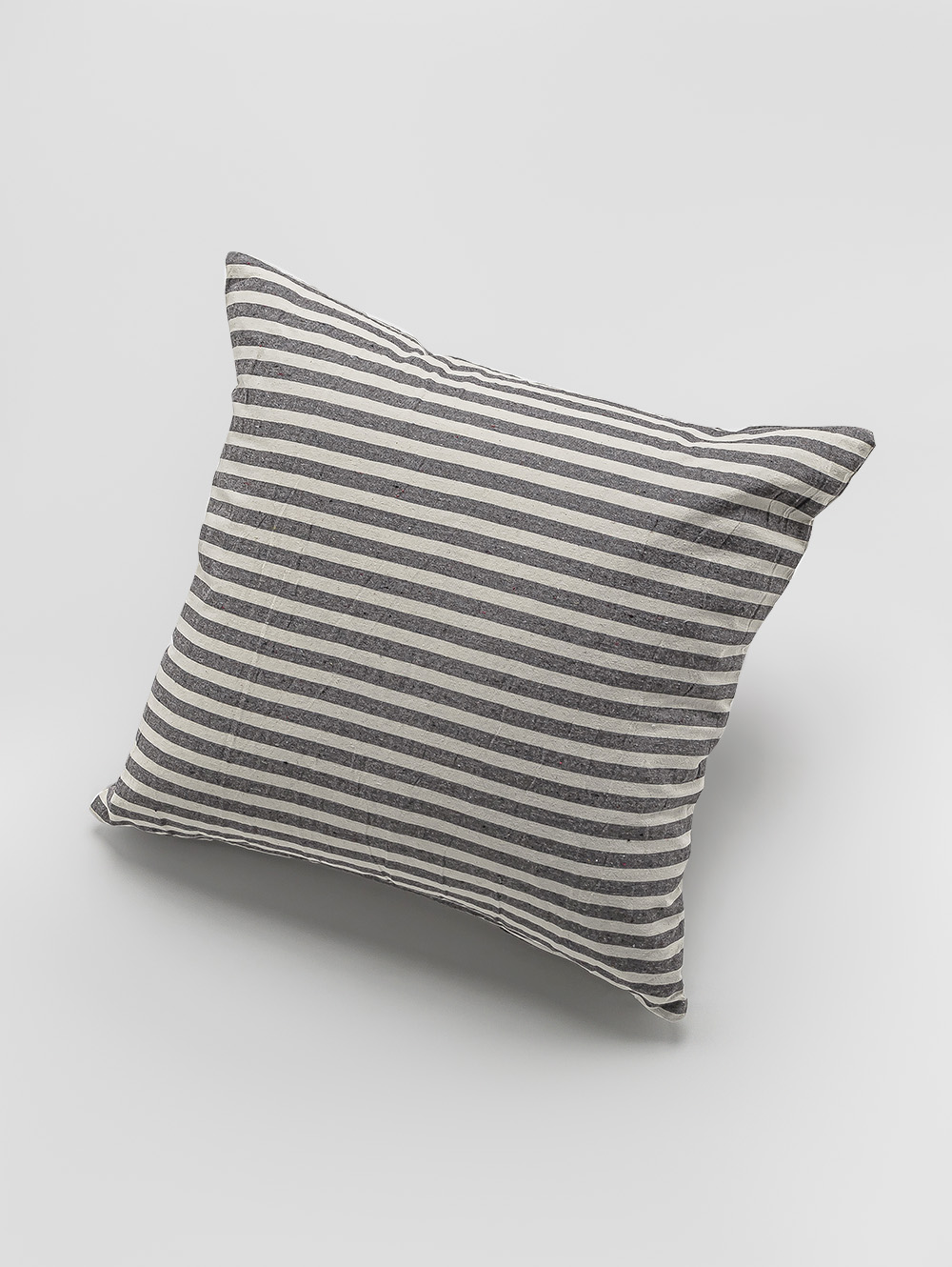 ALMOHADON BASIC TUSOR RAYA FINA GRIS MEDIO 45 X 45 image number null