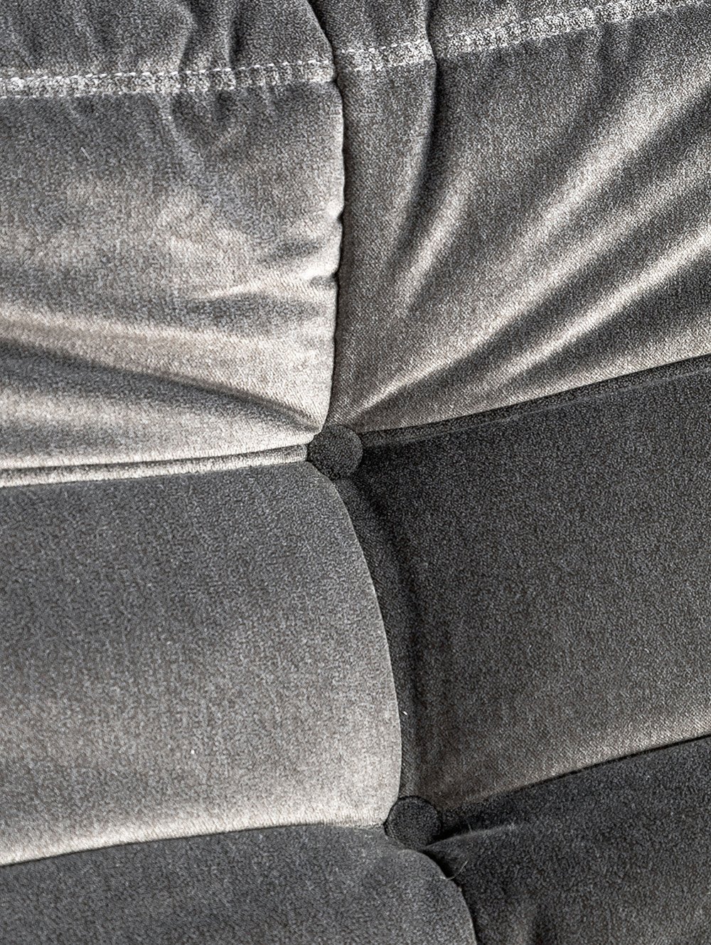 Sillon tipo puff de pana-TOGO VELVET GRIS TOPO-Landmark-08.jpg image number null