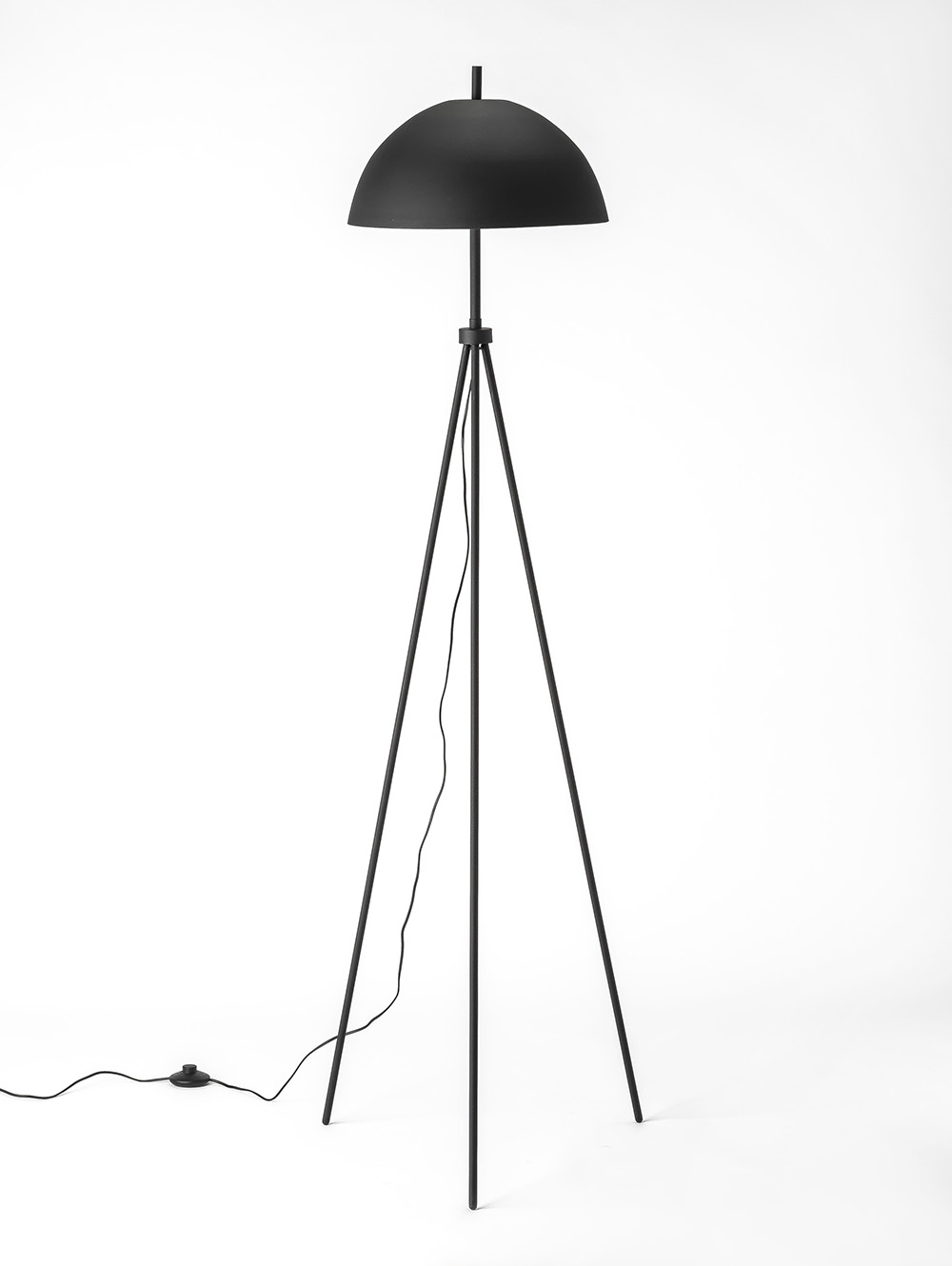 LAMPARA DE PIE LERMA BLACK image number null
