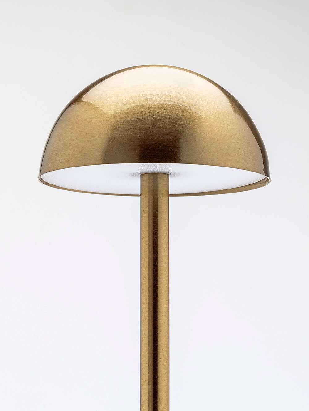 LAMPARA LED RECARGABLE GEORGIA GOLDEN image number null