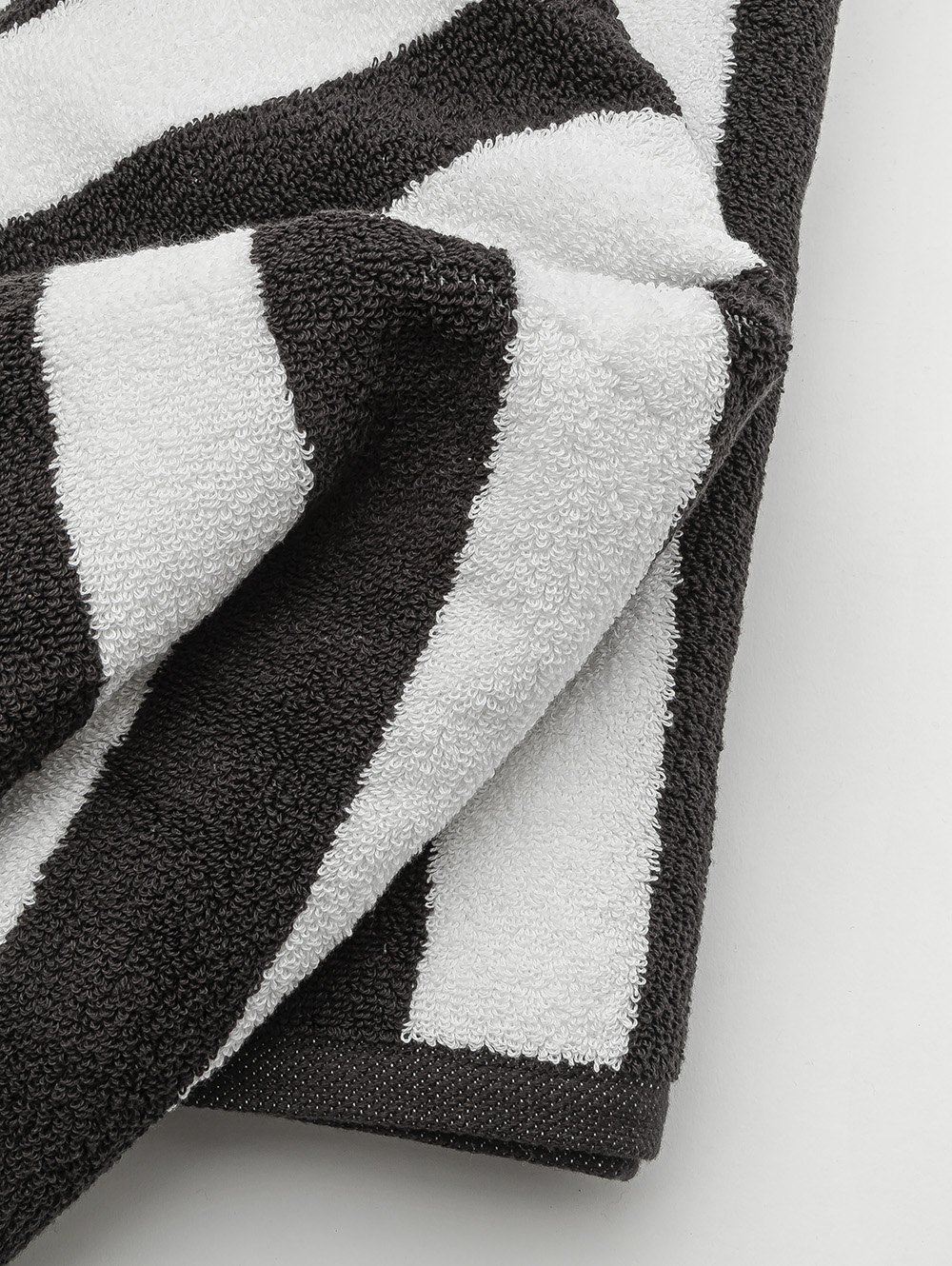 TOALLON DE PLAYA RAYAS image number null