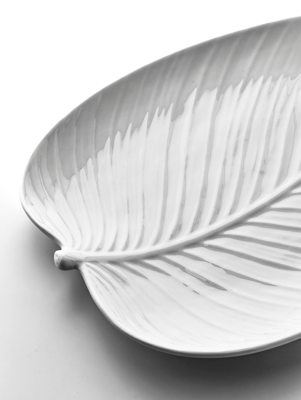bandeja de porcelana-BANDEJA DE PORCELANA HOJA 30X21 CM-MISHKA-1.jpg image number null
