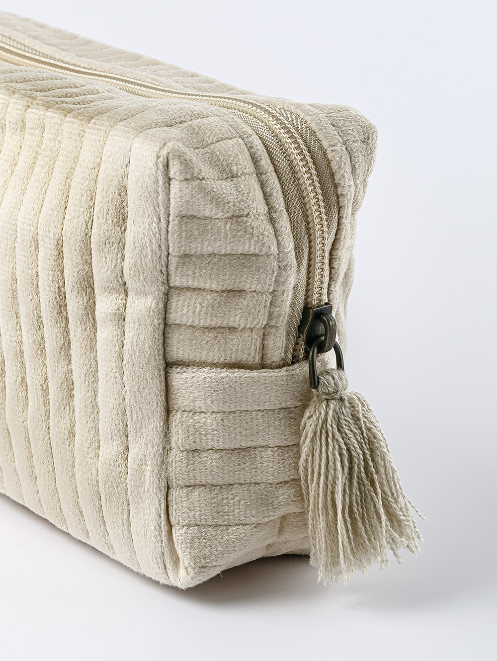 NECESER IVY BEIGE-JAKA-3.jpg image number null