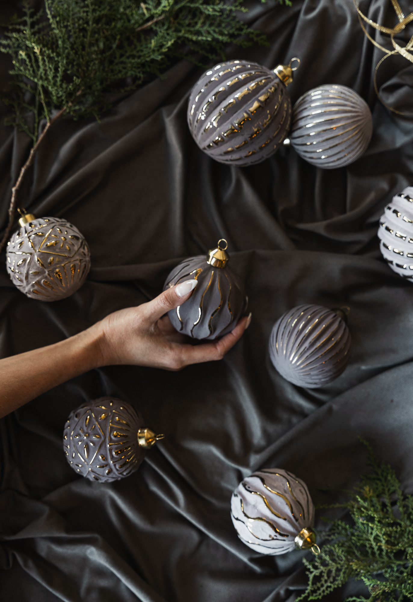 BOLA NAVIDEÑA AURORA GRIS image number null