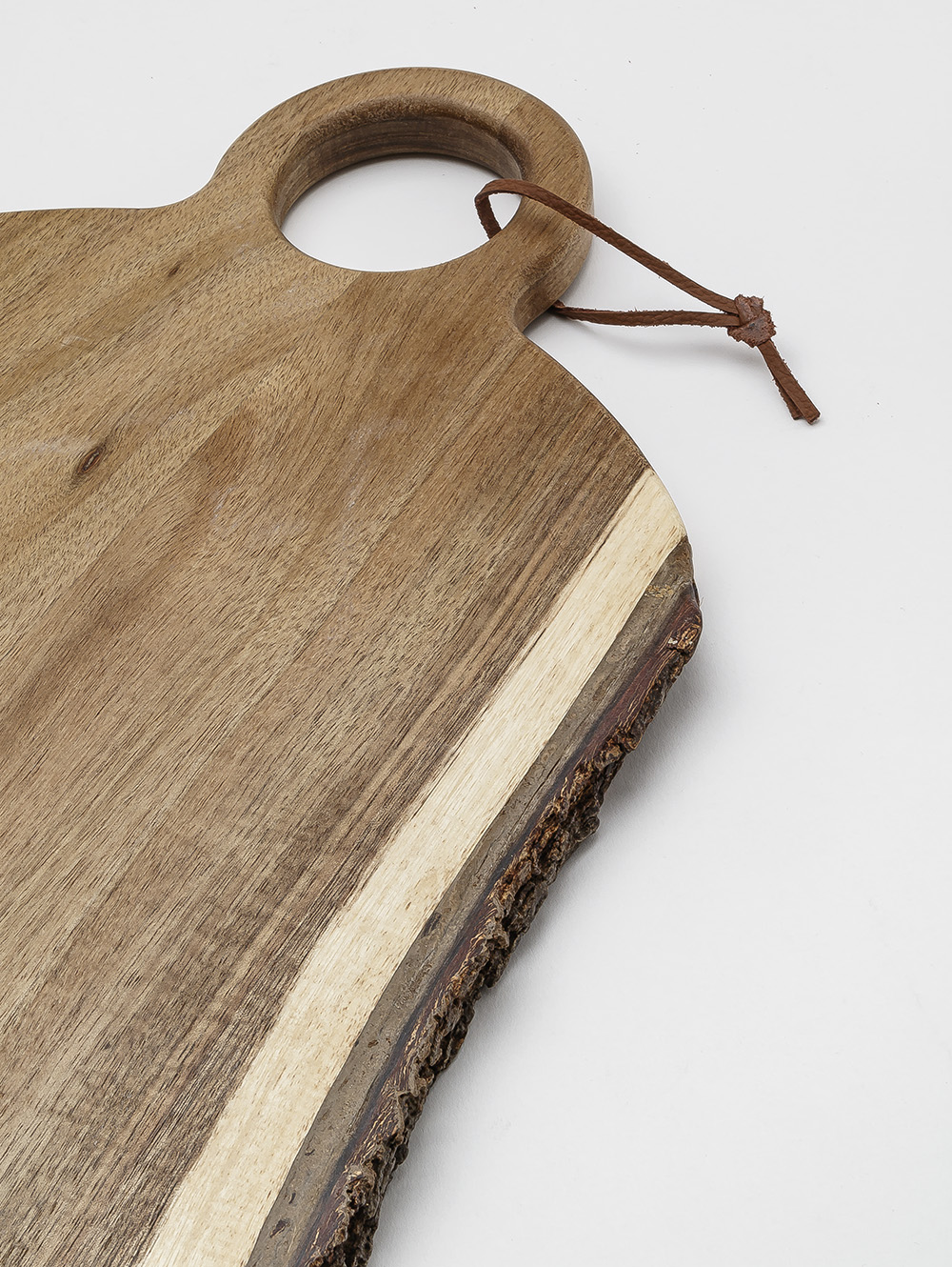 tabla para cortar de madera-TABLA ACACIA CON CORTEZA 44X33 CM-MISHKA-2.jpg image number null