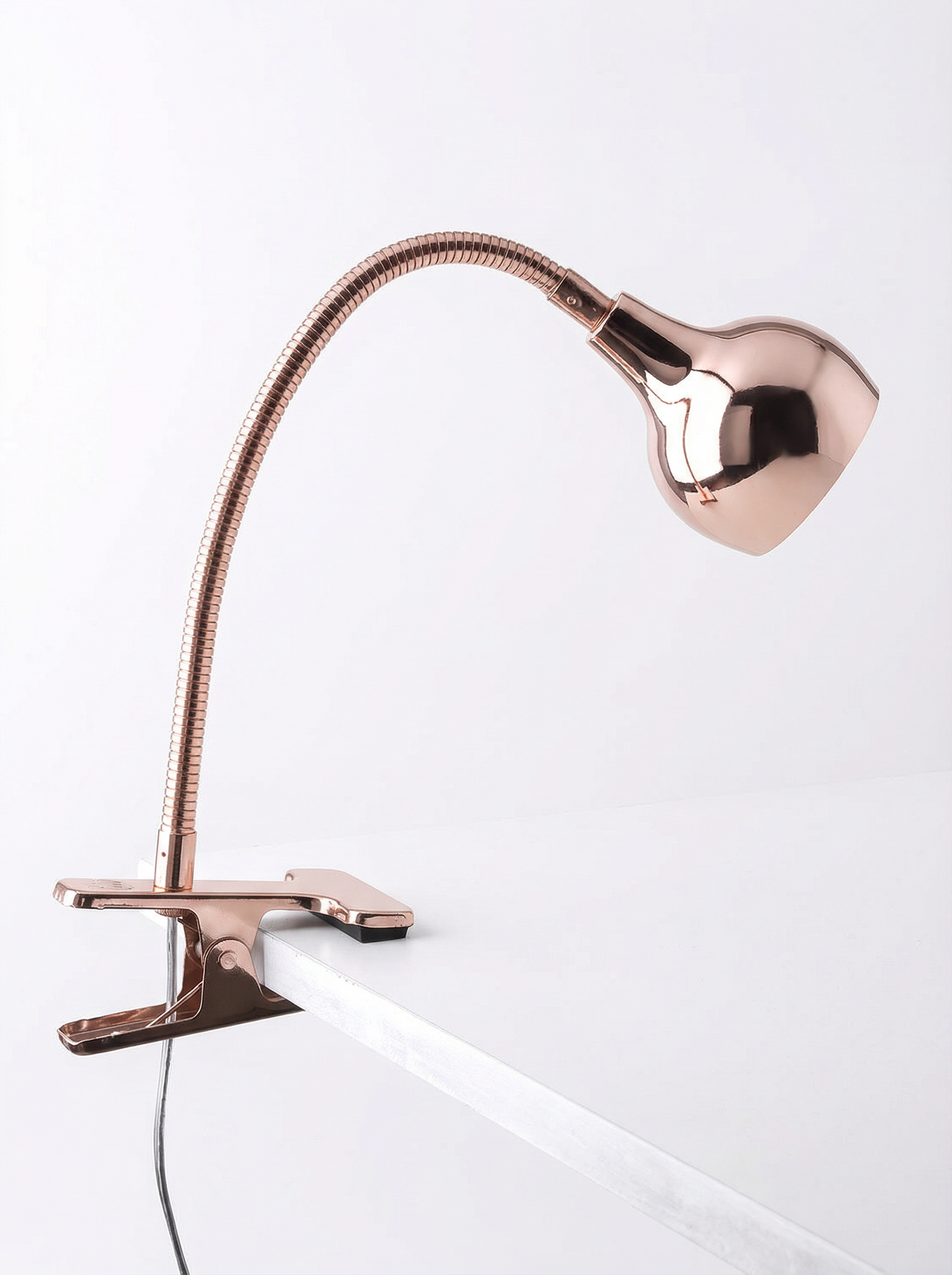 L&Aacute;MPARA DE MESA KIM COBRE 70 X 30 image number null