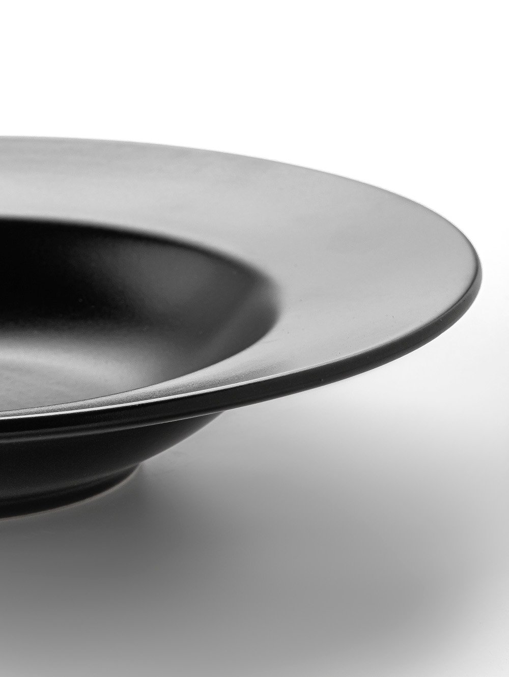 plato-ceramica-PLATO-DE-PASTA-TIMELESS-NEGRO-KLER-4.jpg image number null